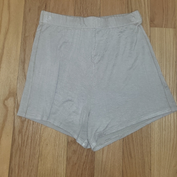 NWT SKIMS SLEEP SHORTS IN TAUPE SIZE XS - Picture 2 of 5